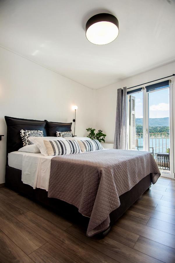 A & B Minimal Suite With Sea View In Argostoli Exterior foto